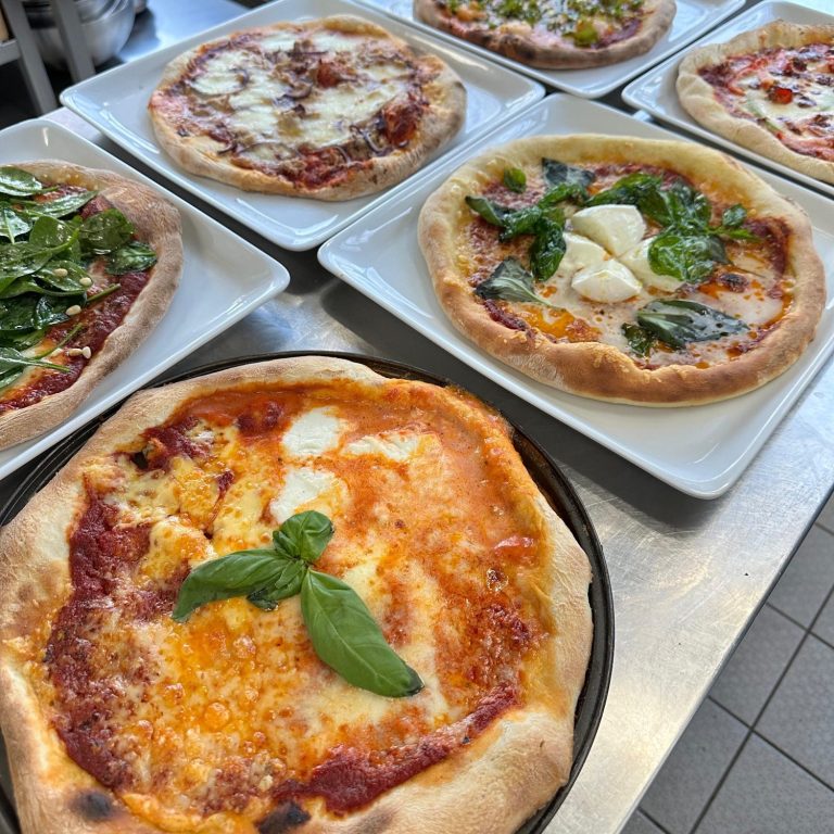 Auswahl frischer Kung Fu Pizzen